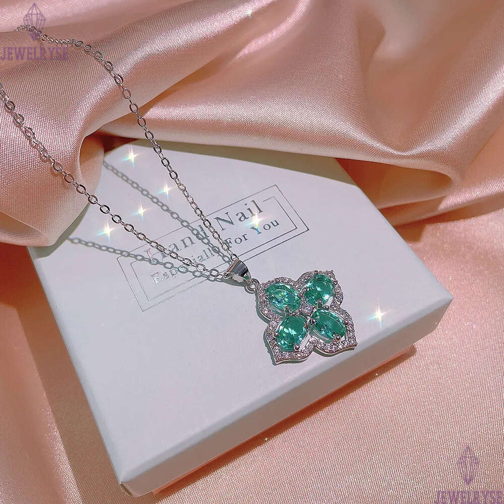 2023 New Luxury Green Stone Diamond Stud Earrings for Women Girls Sweet Clover Designer Crystal Shining Bing Earring Earings Ear Rings Necklaces Weddi