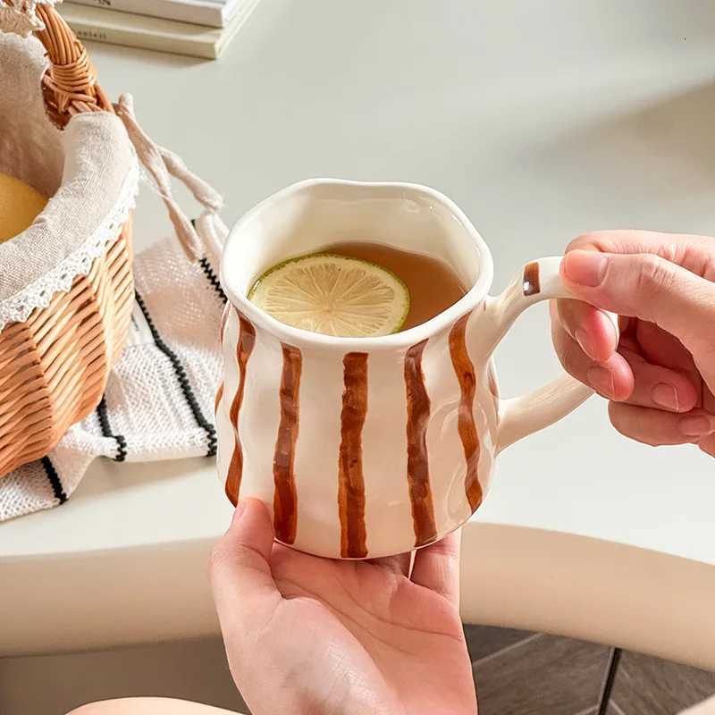 European Ceramic Striped Coffee Cup Irregar Couple g Exquisite Afternoon Tea Flower Tea Coffee Cup He Breakfast Milk g H251209