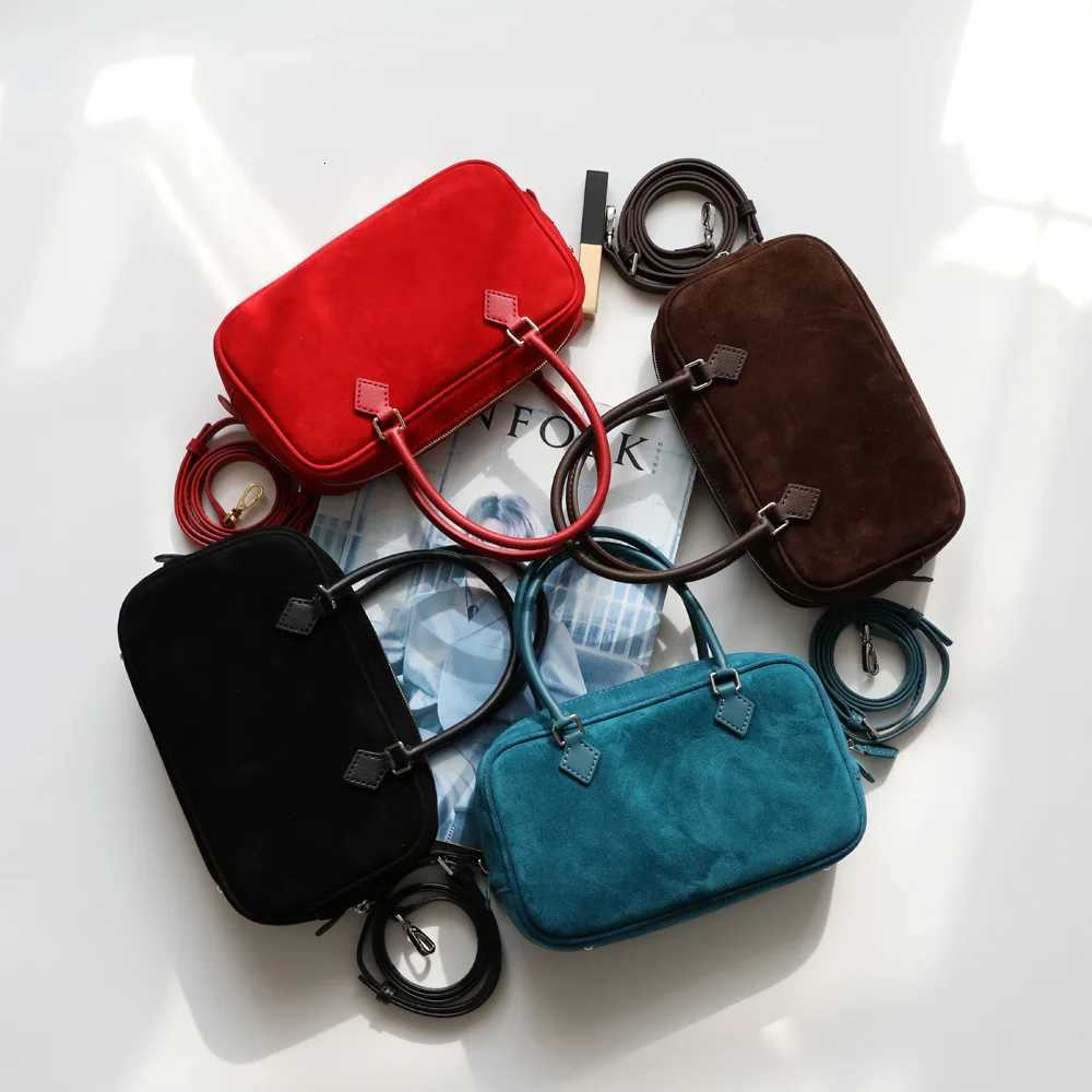 Suede Bost Bag 2025 New Niche Design Sheepskin High-end Antique e-Shoder Crossbody Bag Fi Wens Handheld Square Bag Y251209
