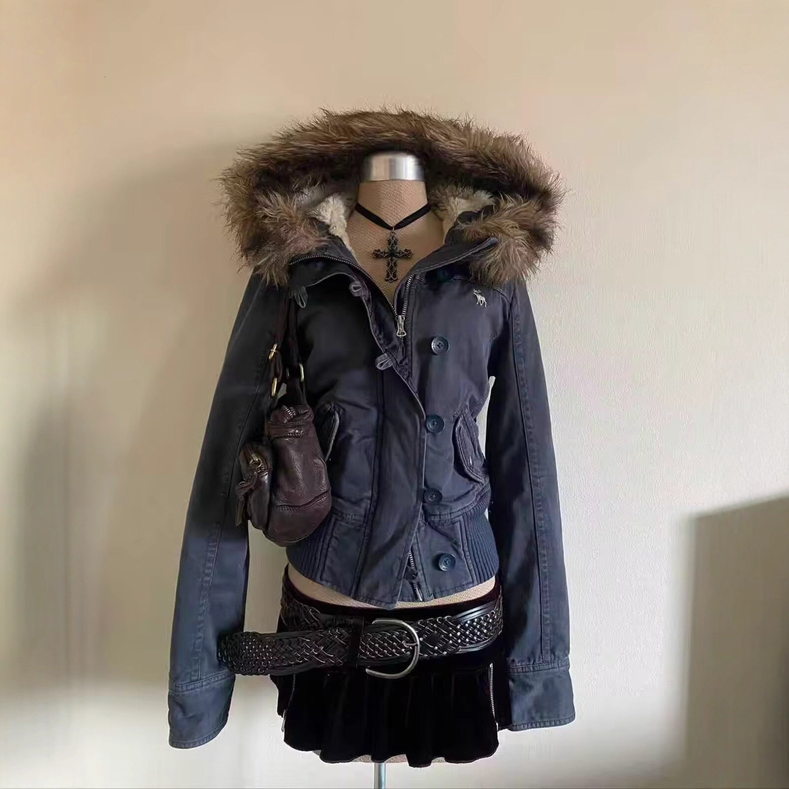 2025 Autumn Style Fur Collar Hooded Jacket Short Coat for Women with Fleece Lining and Thickened 251129