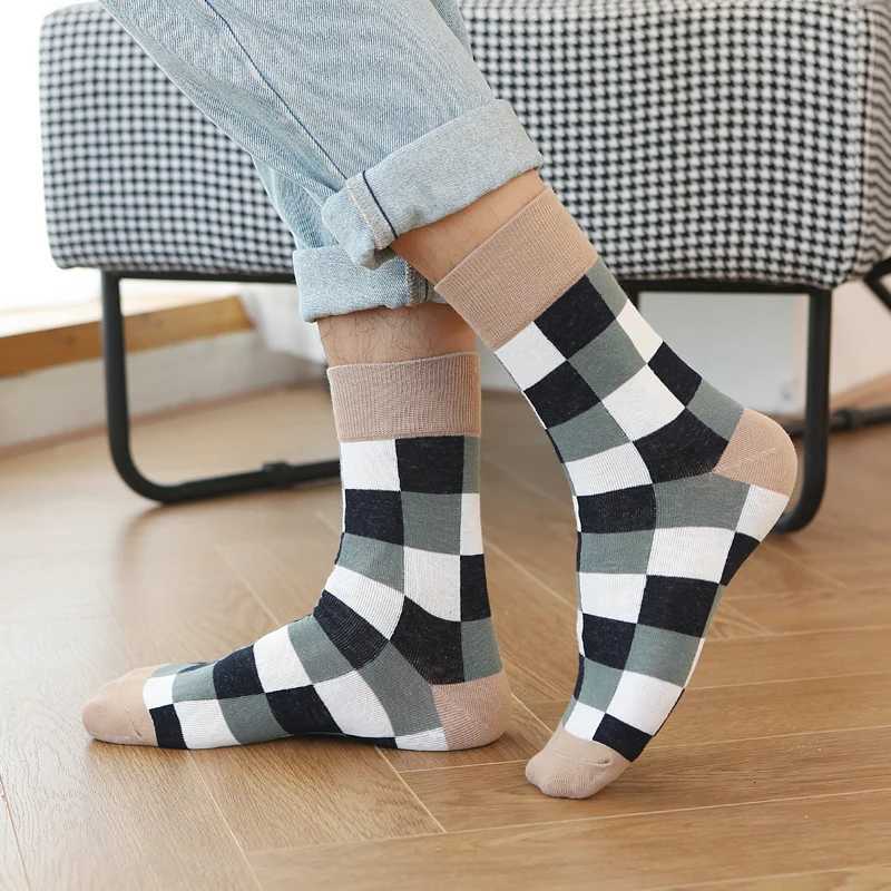 5Pair-pack New Mens Socks Colorful Grid Sock Casual Business High Quality Happy Combed Cotton Socks Fashion Gentleman Socks MenT251209