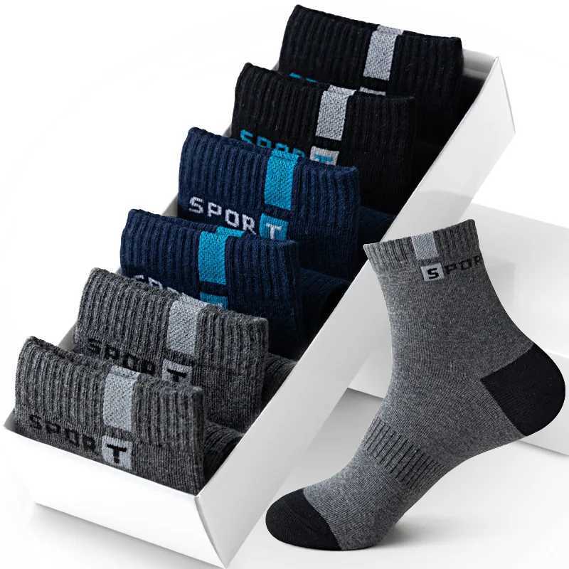 Cotton Sock for Men Sport Breathable Soft Letter Fashion Sneakers High Elastic Middle Tube Stocking Towel Sox Summer RunningT251209