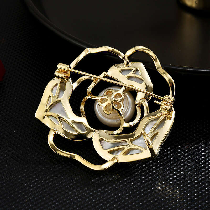 New Natural Shell Camellia Freshwater Pearl Hollow Flower Brooch Fashion Clothing Accessory Pin