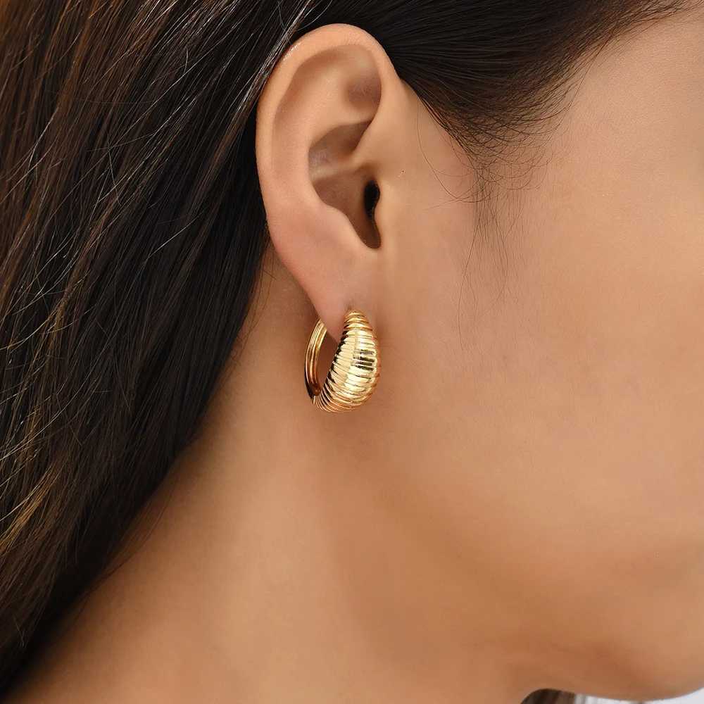Creative Design Smooth Square Round Chunky Hoop Earrings for Women Gold plated Thread Texture Ear Piercing Huggie Hoops Gift K251209 H260129