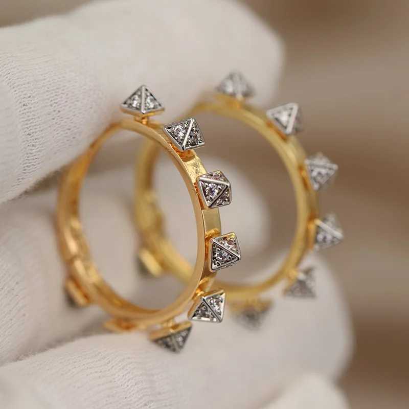 New Sight Design Crystal Unique Stud Earrings for Women Fashion Brand Jewelry Classic Earrings Gift J251208