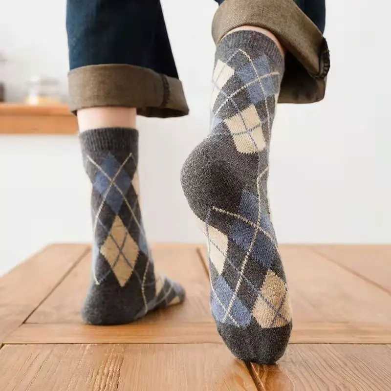 5Pairs Mens Happy Colorful Striped Socks Quality Plaid Diamond Pattern Argyle Geometric Harajuku Combed Cotton Medium Tube SockT251209