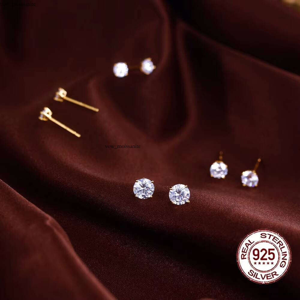 Chic VVS Moissanite Hypoallergenic 925 Sterling Silver Second Piercing Mini Ear Bone Small Stud Earrings Women's Gift Accessories