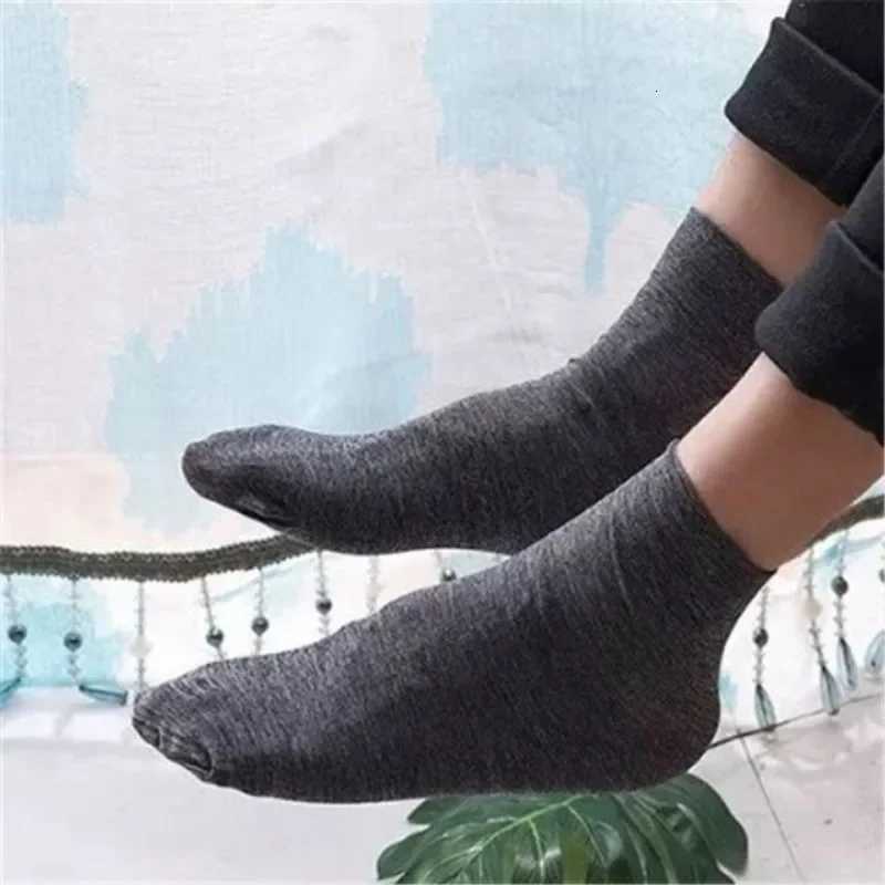 1 Pairs to 3 Pairs New Summer Ice Thin Mens Socks Breathable Casual Business Men Socks Fashion Male Elastic Sports SocksT251209