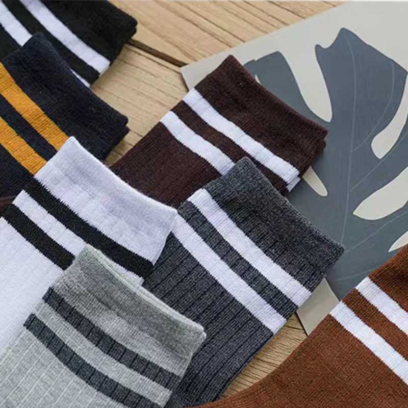 5 Pair Mens New Striped Casual Breathable Socks High Quality Harajuku Retro Socks Mens Cotton SocksT251209