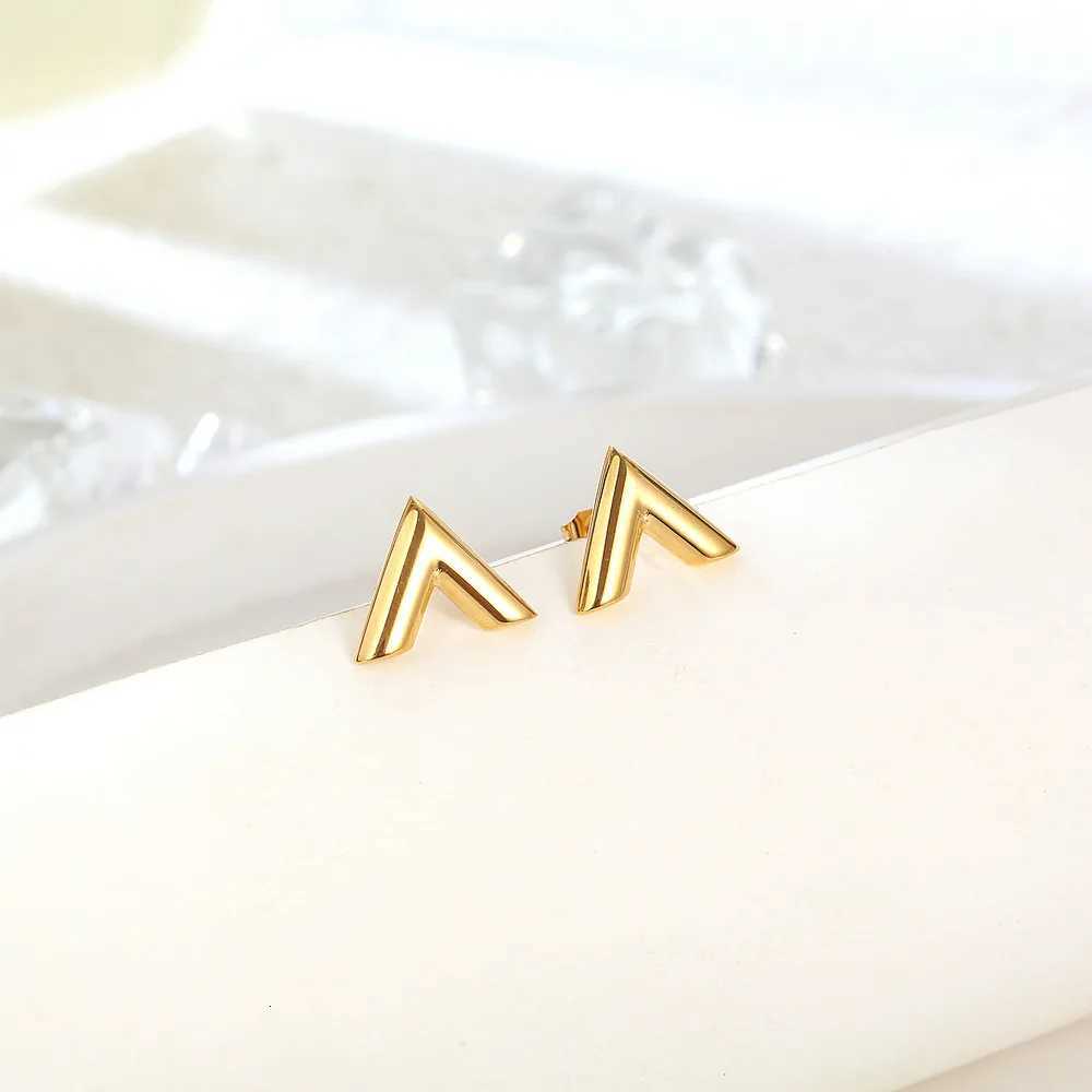 Stainless Steel Women Gold Plated Letter V Stud Earrings Jewelry Gift For Him K251209 H260202