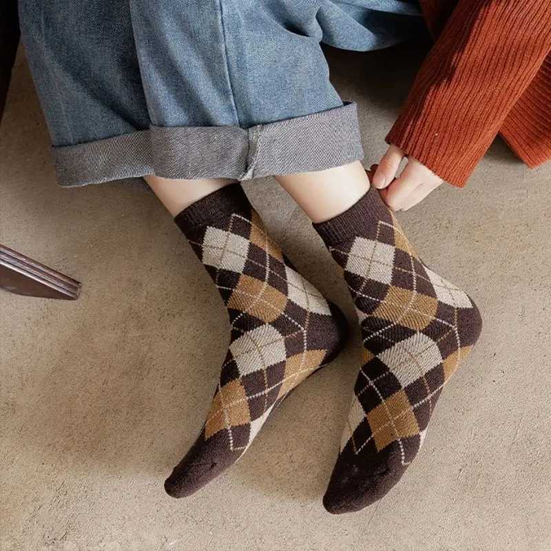 5Pairs Mens Happy Colorful Striped Socks Quality Plaid Diamond Pattern Argyle Geometric Harajuku Combed Cotton Medium Tube SockT251209