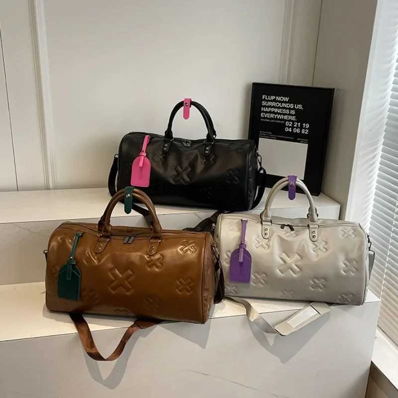 Designer Travel Bag Vintage Sports Gym Bags PU Leather Waterproof Duffle Bag Gym Boarding Bags Y251209