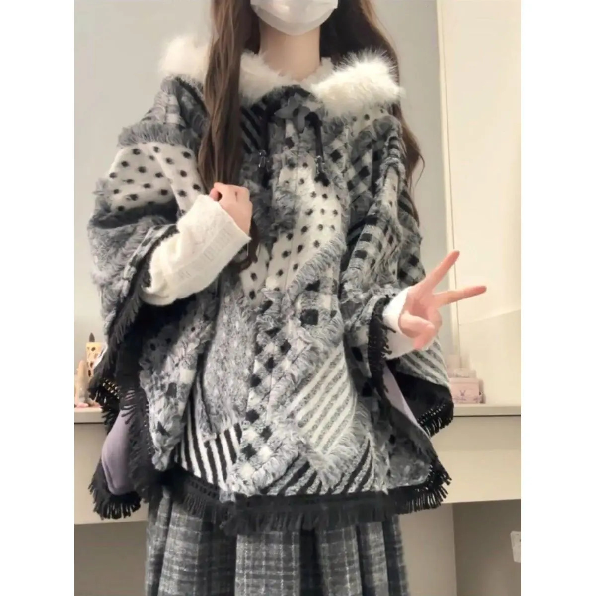 Sweet Plaid Tassel Shawl Vintage Elegant Lolita Style Hooded Cloak Women Japanese Thicken Warm Ponchos Coats 251128 - view 4