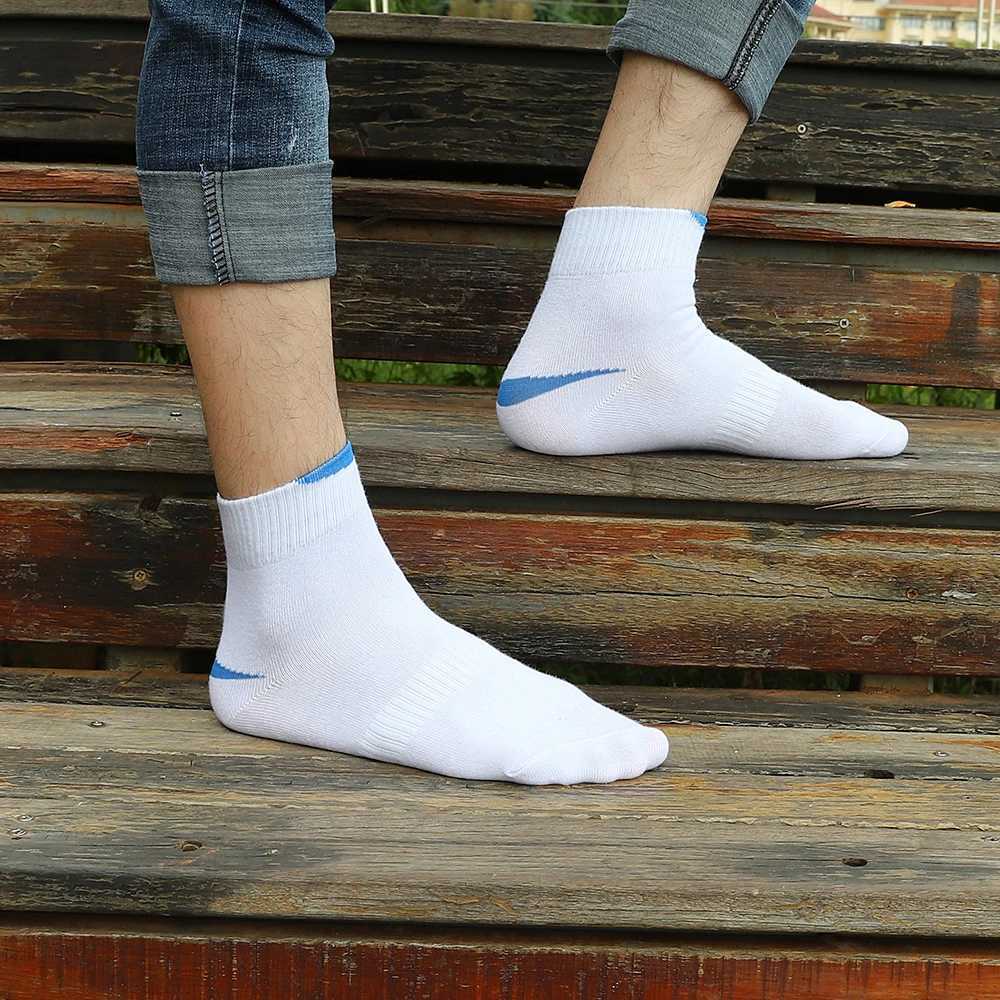 5 Pairs/Lot Mens Running Socks Casual Breathable Outdoor Sports Cotton Mens Socks Black White Soft Summer for Male Socks 38-45T251209