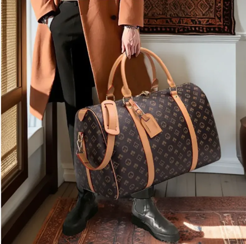 2025 Luxury designer duffel High quality Men's travel 55 cm embossed large capacity waterproof sports bag CrossBody Bags Totes