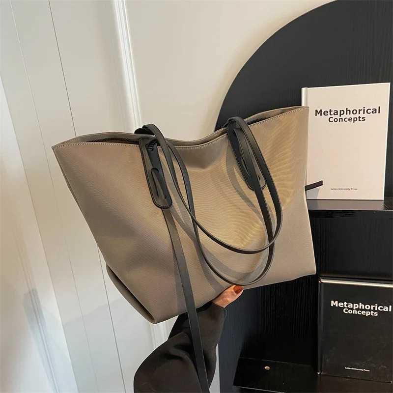 Simple Casual Oxford Shoder Bags Solid Large Capacity Sense of Luxury Tote Bags for Wen 2024 Fi Versatile Classic Style Y251209
