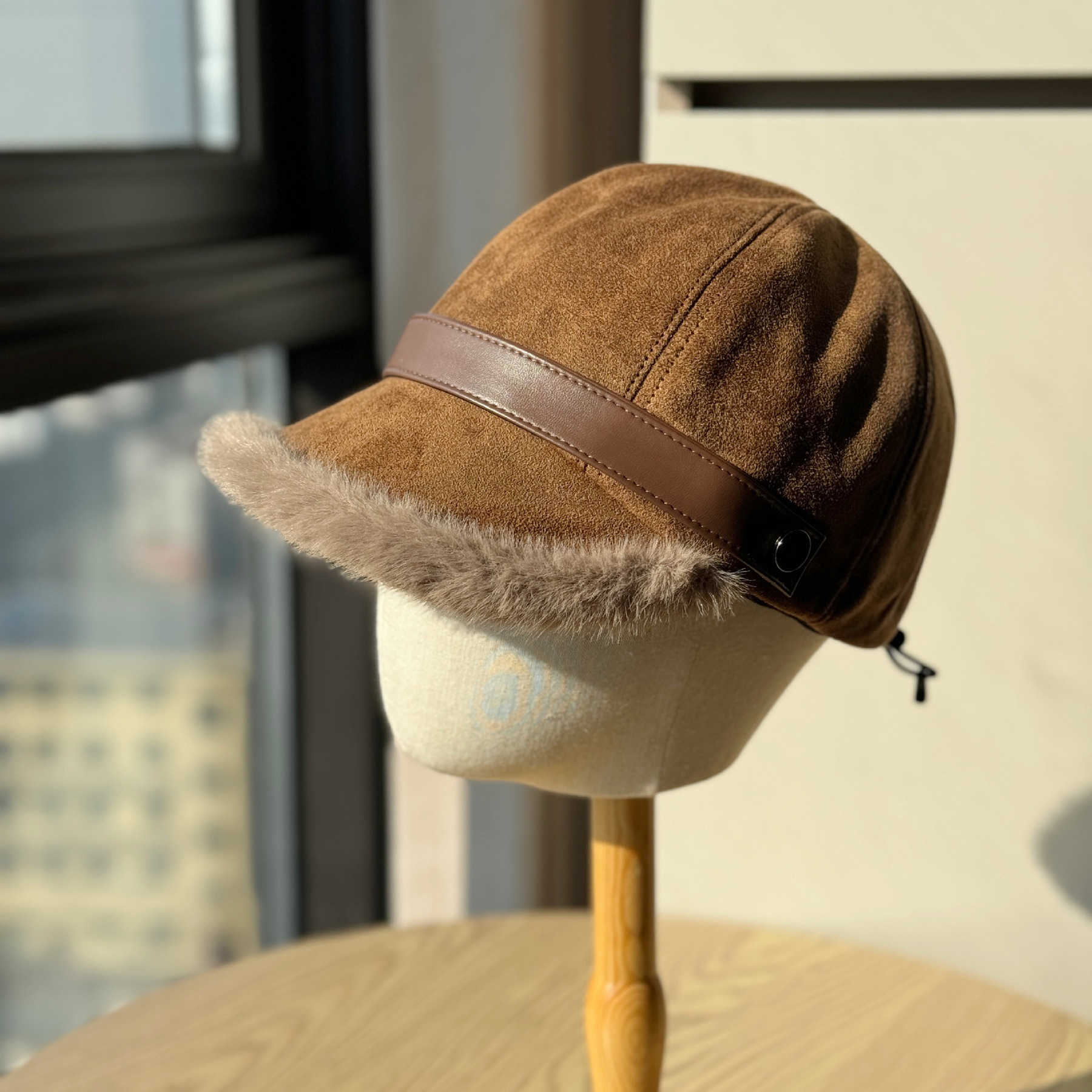 Leather fur plush wide-brimmed beanie for women, new style, suitable for autumn and winter, outdoor warmth and insulation, fleece lined, fisherman hat