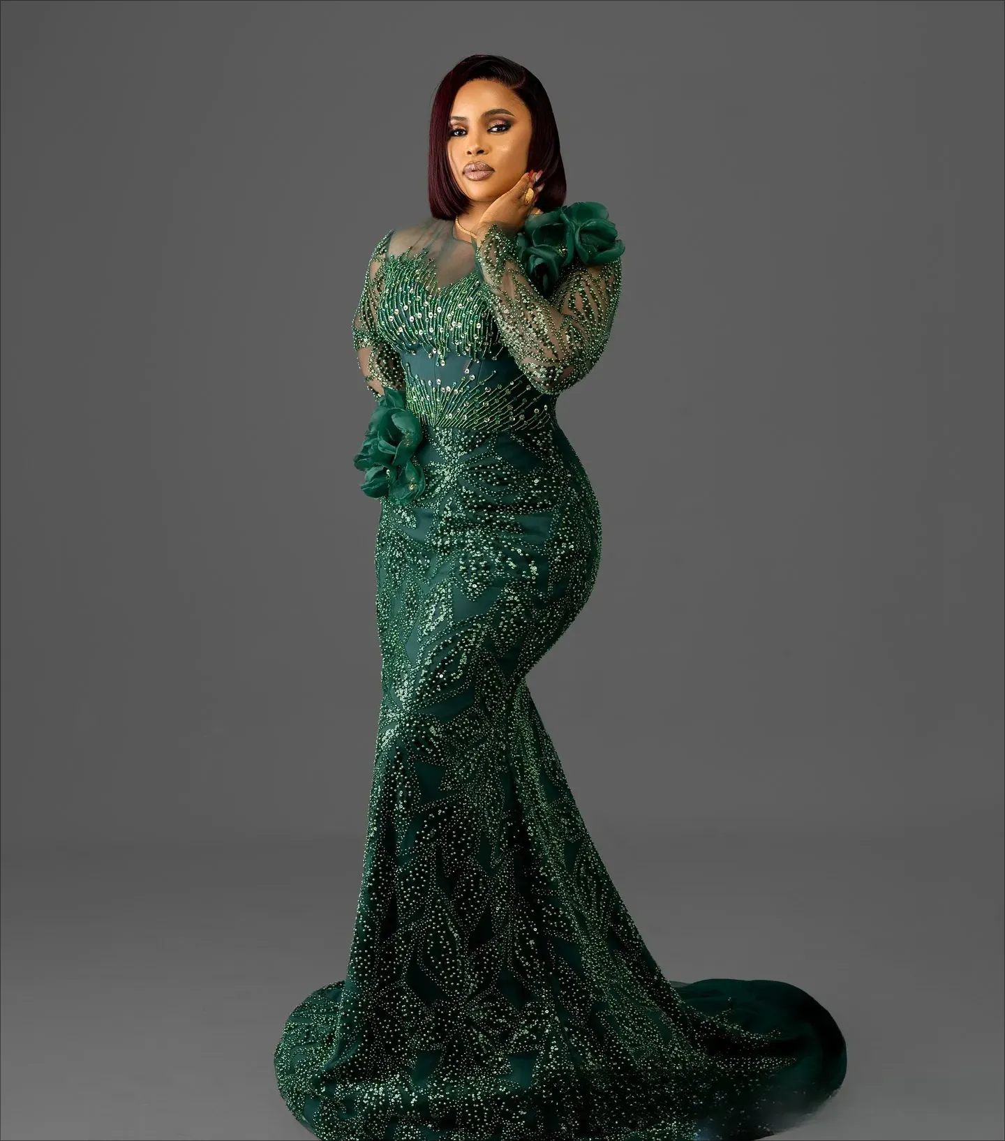 Classic Green Prom Dress Mermaid Promdress Evening Gowns Illusion Long Sleeves Sheer Neck Beaded Lace Pearls Hand Made Flowers Second Reception Gown