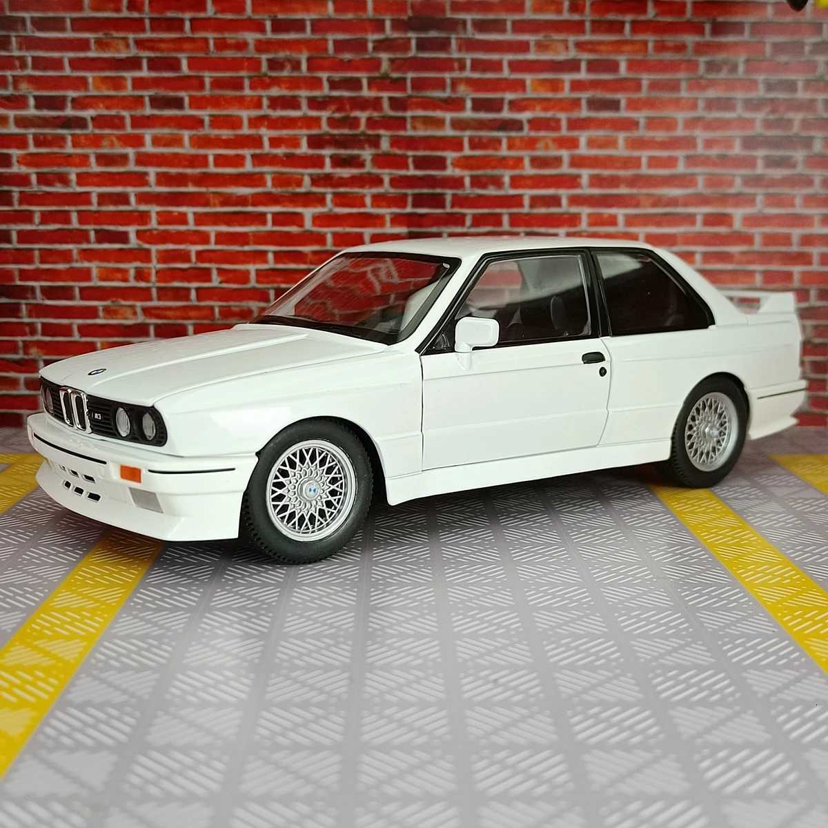 124 BMW M3 E30 1988 alloy supercar model car ornament door can be opened childrens regenerative toy car gift Y251209
