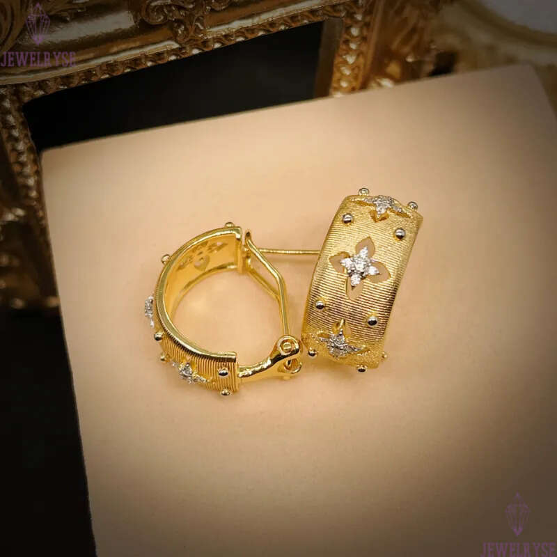 18K Gold Plated Vintage Clover Rings with Handcrafted Italy Court Style Luxury Buqlt Brand Star Nail Finger Designer Ring Jewelry Gift