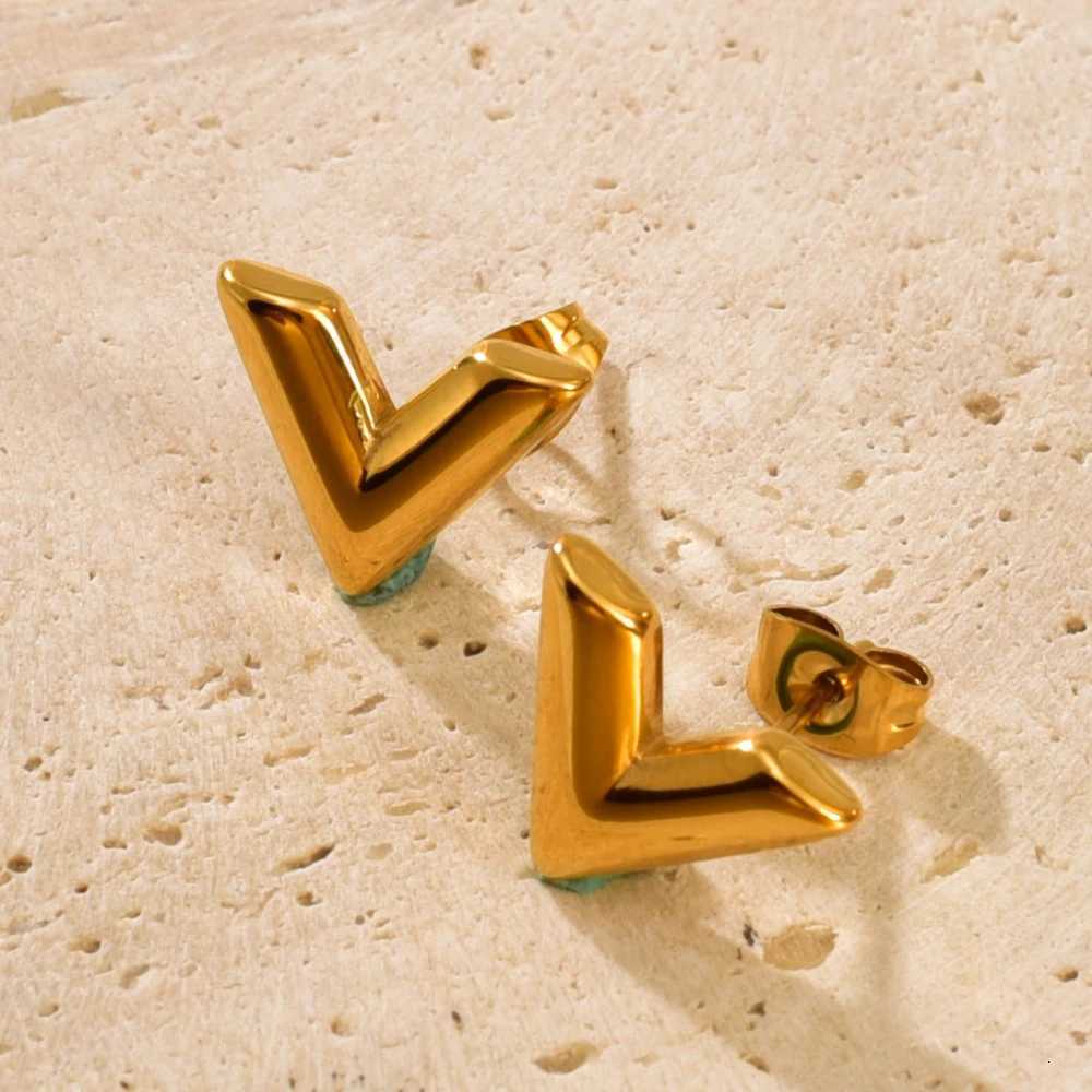 E147 Golden V-shaped small stud for womens fashion Korean style simple letter personality stainless steel earrings K251209 H260129