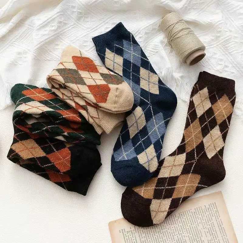 5Pairs Mens Happy Colorful Striped Socks Quality Plaid Diamond Pattern Argyle Geometric Harajuku Combed Cotton Medium Tube SockT251209