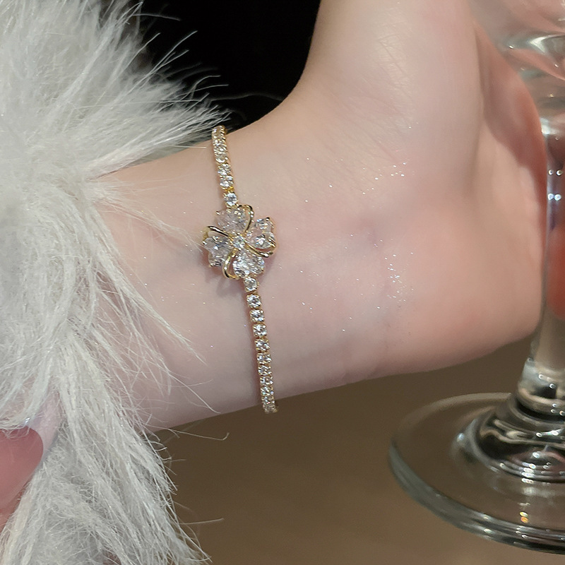 Zircon Simple Full Diamond Flower Exquisite Light Luxury Temperament Bracelet for Women New Retro High-end Feel Jewelry Wholesale