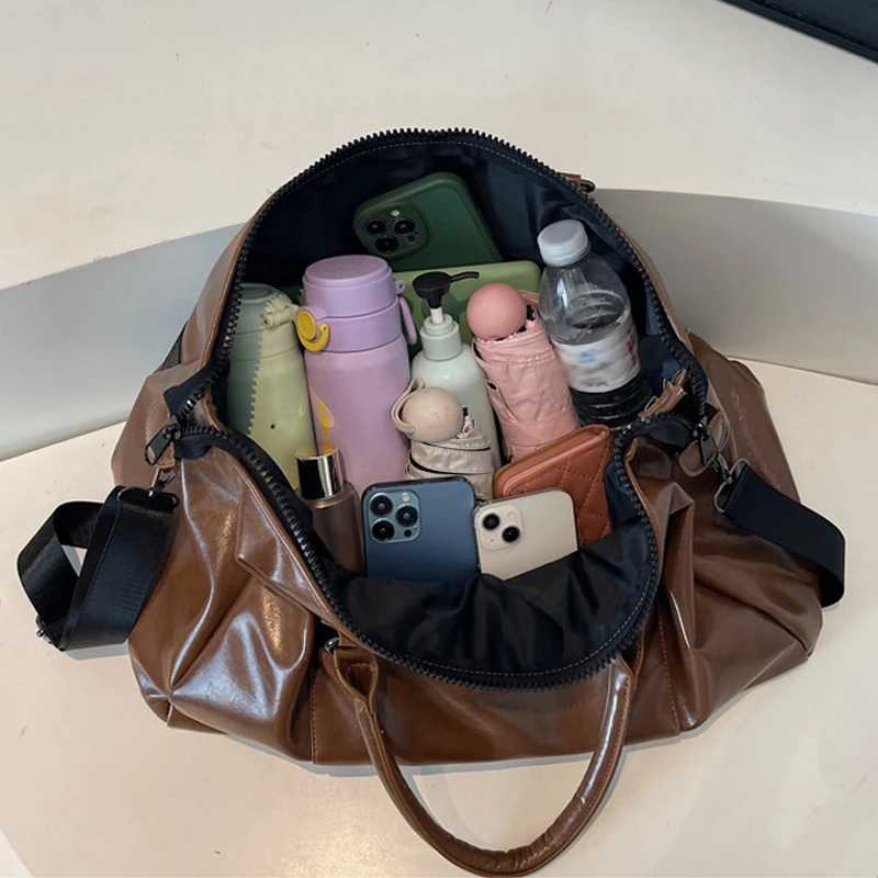 Large Capacity Vintage Leather Travel Handbag with Zipper Fi Suitable for Cmuting Use Versatile Crossbody Pack Tote Bags Y251209