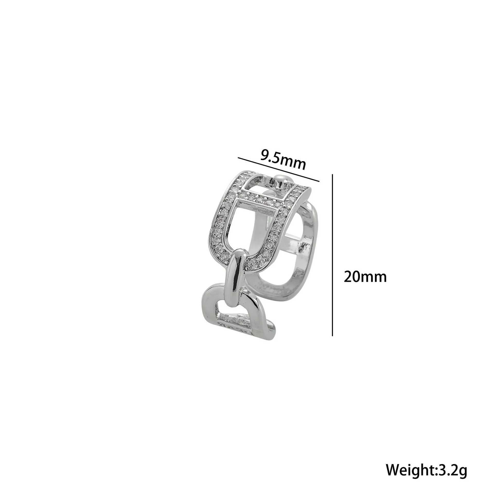 The hollowed-out pig nose is studded with diamond rings featuring a high-end design in an ins style for women J251208