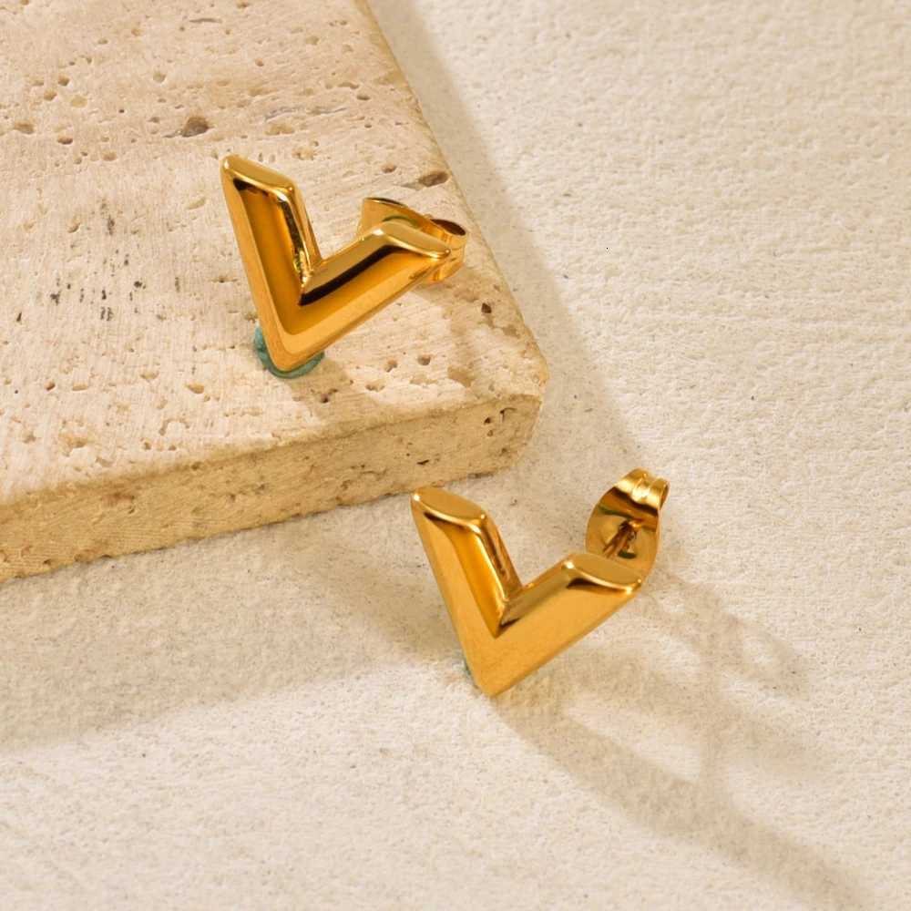 E147 Golden V-shaped small stud for womens fashion Korean style simple letter personality stainless steel earrings K251209 H260129