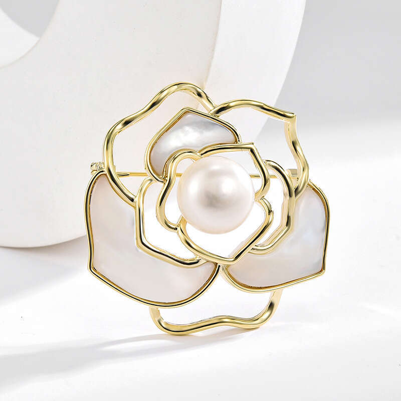 New Natural Shell Camellia Freshwater Pearl Hollow Flower Brooch Fashion Clothing Accessory Pin