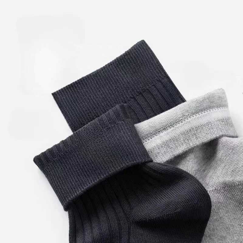 Plus Size 3 Pairs/Lot Mens Striped Cotton Business Breathable All Season Solid Color Warm Knit Middle Tube High Quality SocksT251209