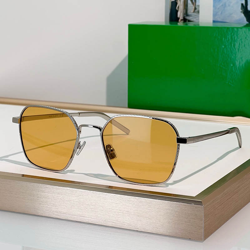 Fashion women metal square sunglasses High Quality Brand designer metal frame green lenses Outdoor leisure UV protection 1422