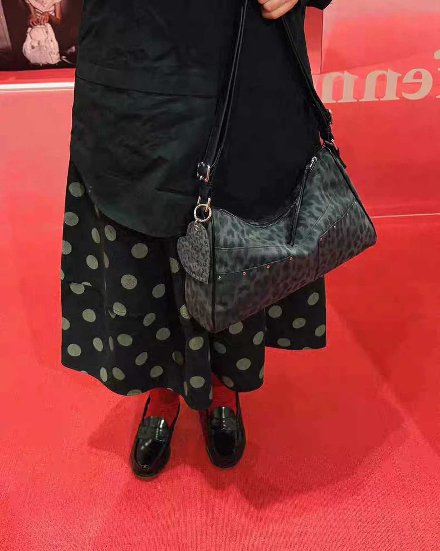 RE Niche Hot Chick Style Mti-Pocket Shoder Bag Leopard Print Bag Cmuter Shoder Crossbody Tote Bag for Wen Y251209