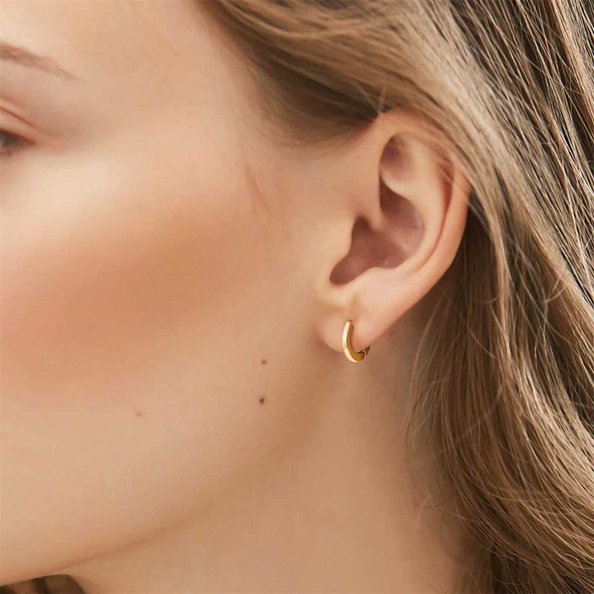 Hot selling classic circle earrings for women and girls copper gold-plated material K251209 H260129