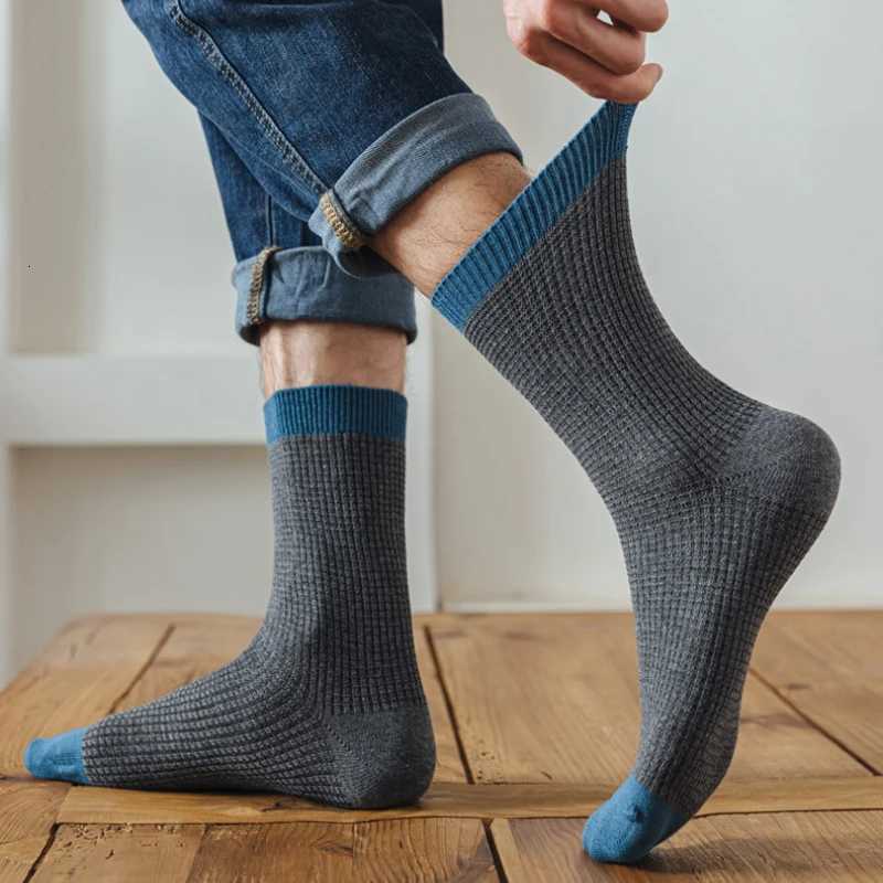 Mens Socks High Quality Knitted Cotton Breathable Elastic Long Socks Men Male Color Matching Blue White Gray Middle-tube SocksT251209