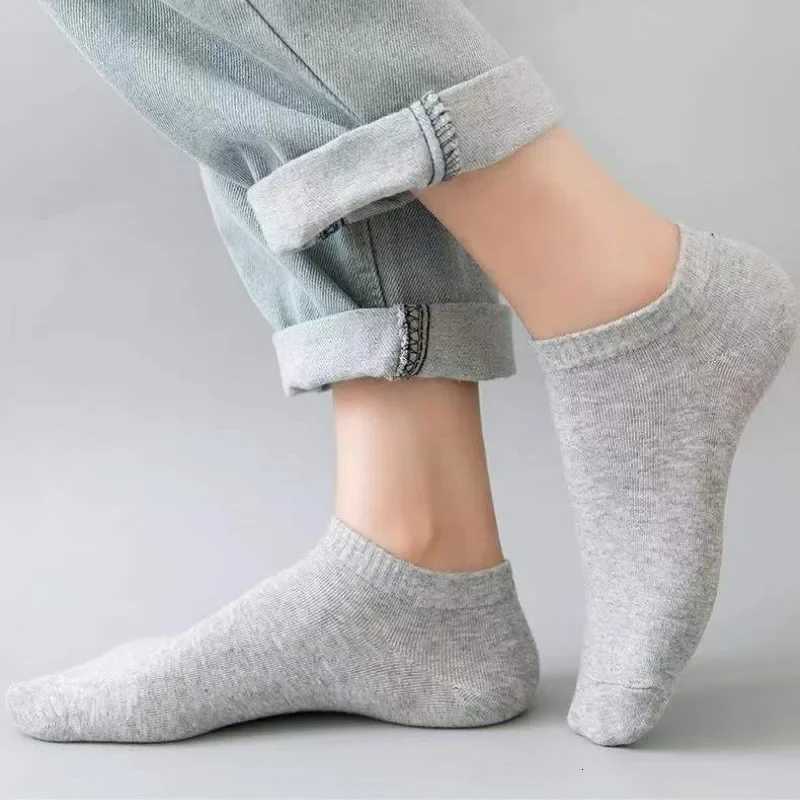 Men Ankle Socks Solid Color Black White Gray Breathable Cotton Sports Socks Unisex High Quality Spring Summer Male Short SockT251209
