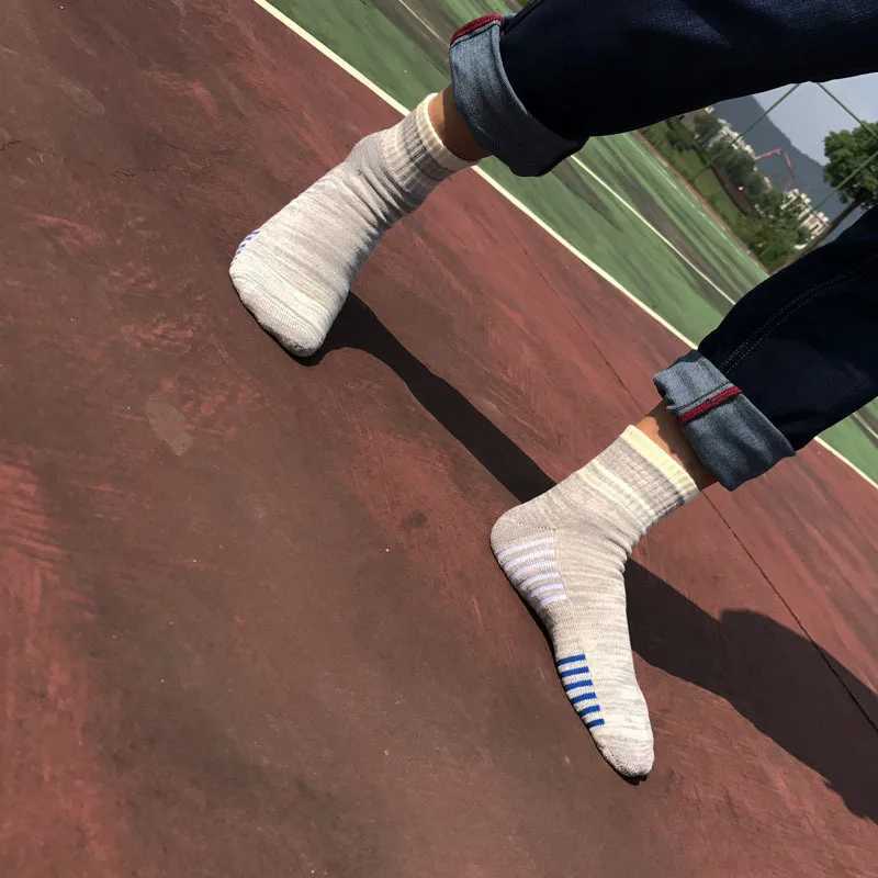 2Pairs/lot High Quality Cotton Men Socks Breathable Casual Autumn Winter Soft Fitness Compression Middle Tube Male SocksT251209