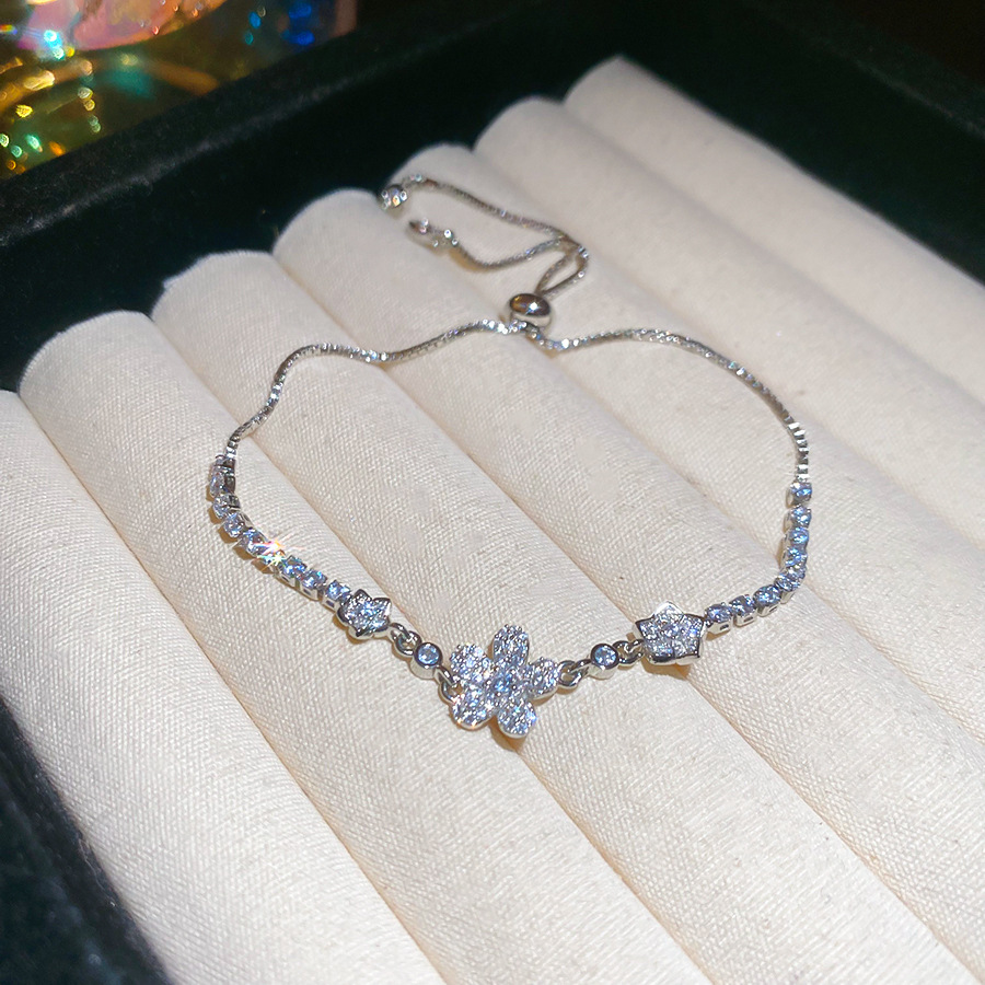 Super Sparkling Zircon Flower Pull French Court Style Versatile Bracelet Exquisite Light Luxury High-end Feel Women's Jewelry - view 6