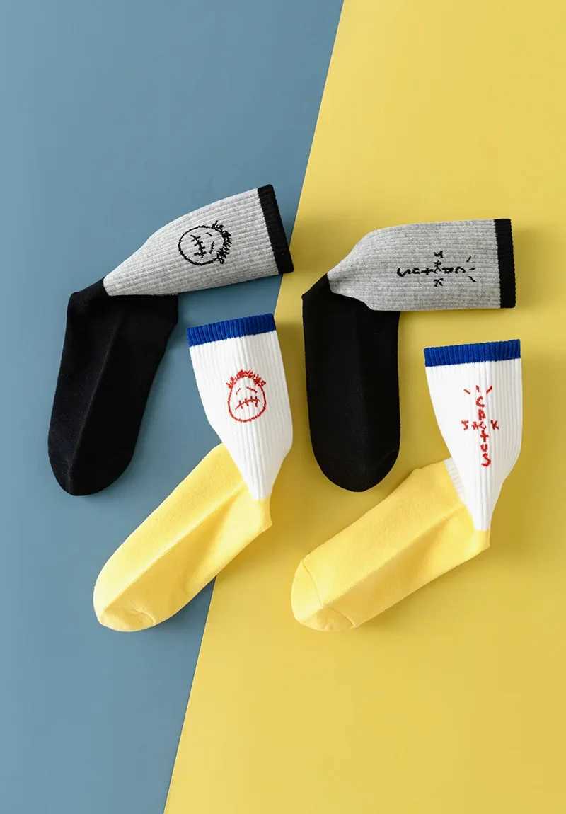 High-quality Mens Middle Tube Cotton Socks for Cycling Basketball Skateboarding and SportsT251209