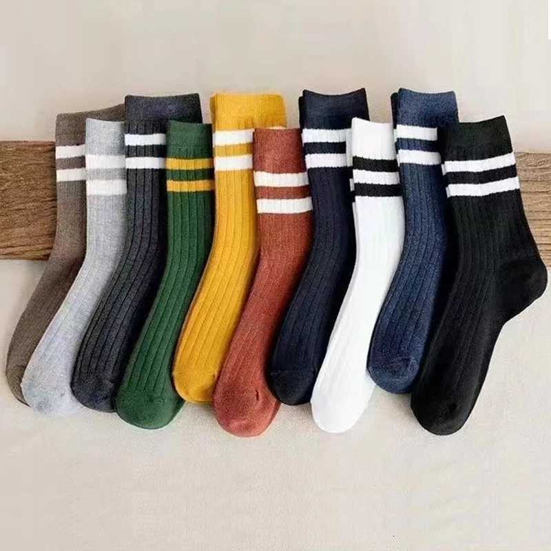 5 Pair Mens New Striped Casual Breathable Socks High Quality Harajuku Retro Socks Mens Cotton SocksT251209