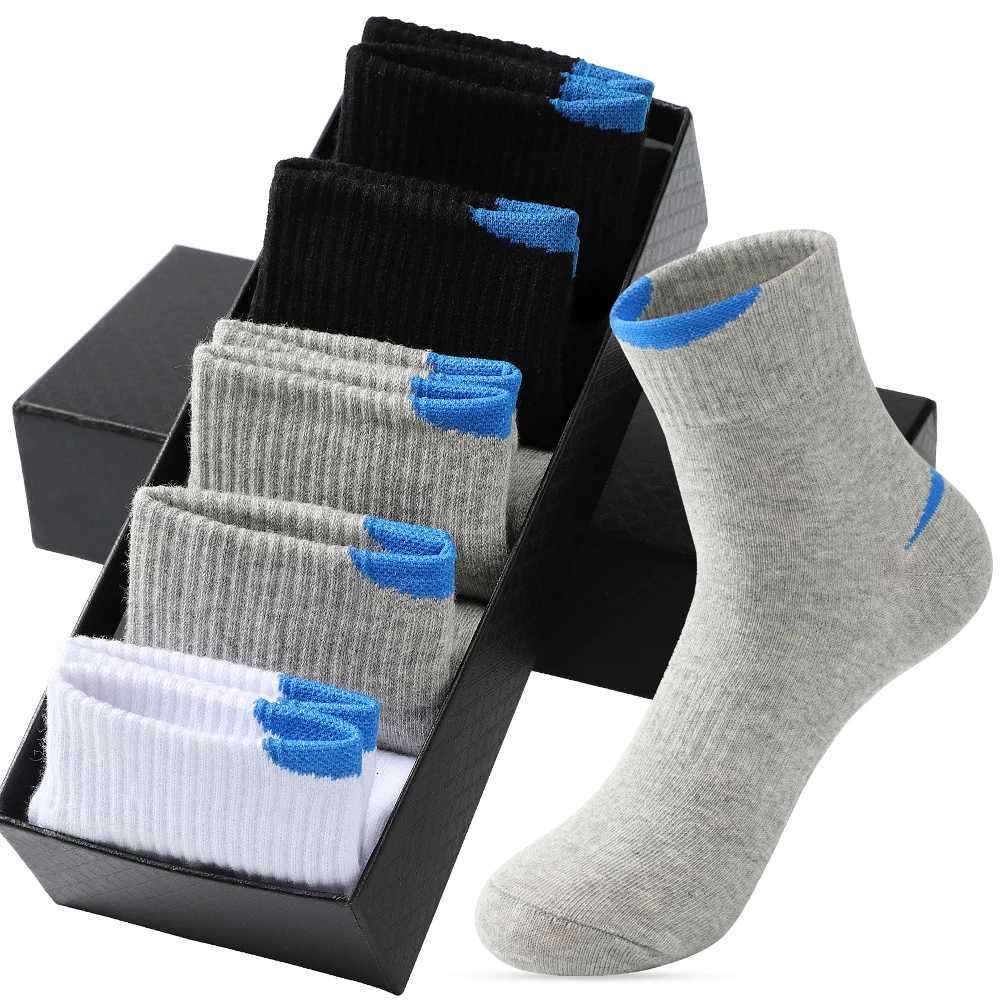 5 Pairs/Lot Mens Running Socks Casual Breathable Outdoor Sports Cotton Mens Socks Black White Soft Summer for Male Socks 38-45T251209