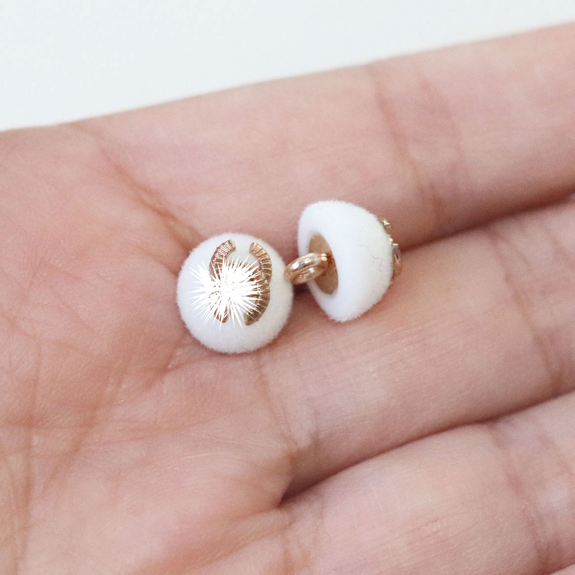 10mm C brand white golden button Luxury Desginer Sewing Buttons for skirt Decorate DIY Crafts Supplies Classic B70