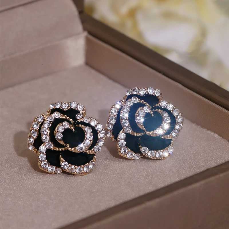 Classic Sweet Cute Rhinestone Flower Stud for Women Handmade Vintage Earrings Female Party Weddings Jewelry Gifts K251209 H260129
