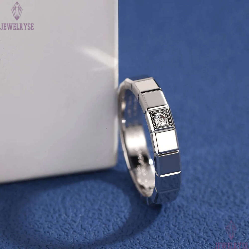 2025 New ice square diamond crystal for women men luxury simple cubic designer love lovers couple rings engagement ring jewelry