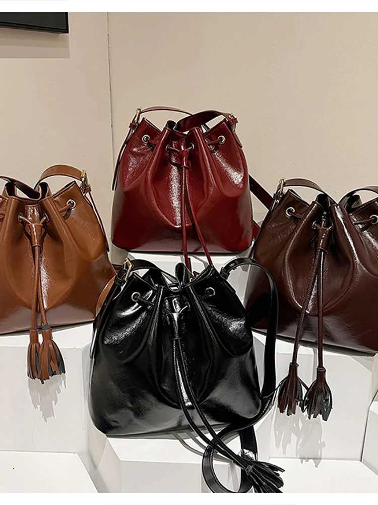 Wens Bucket Bag High-end Drstring Single Shoder Bags 2025 Ladies Autumn Winter New Trend PU Leather Crossbody Pack Y251209