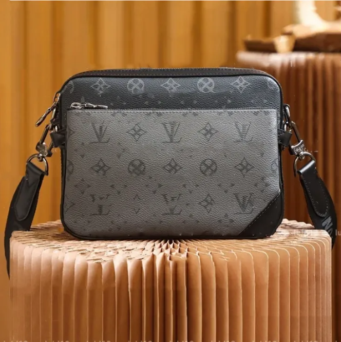 Luxury Designers men Messenger POCHETTE TRIObags Wallet Man totes CrossBody bag Leather Shoulder Camera with Purse Clutch handba Bum Waist Bag
