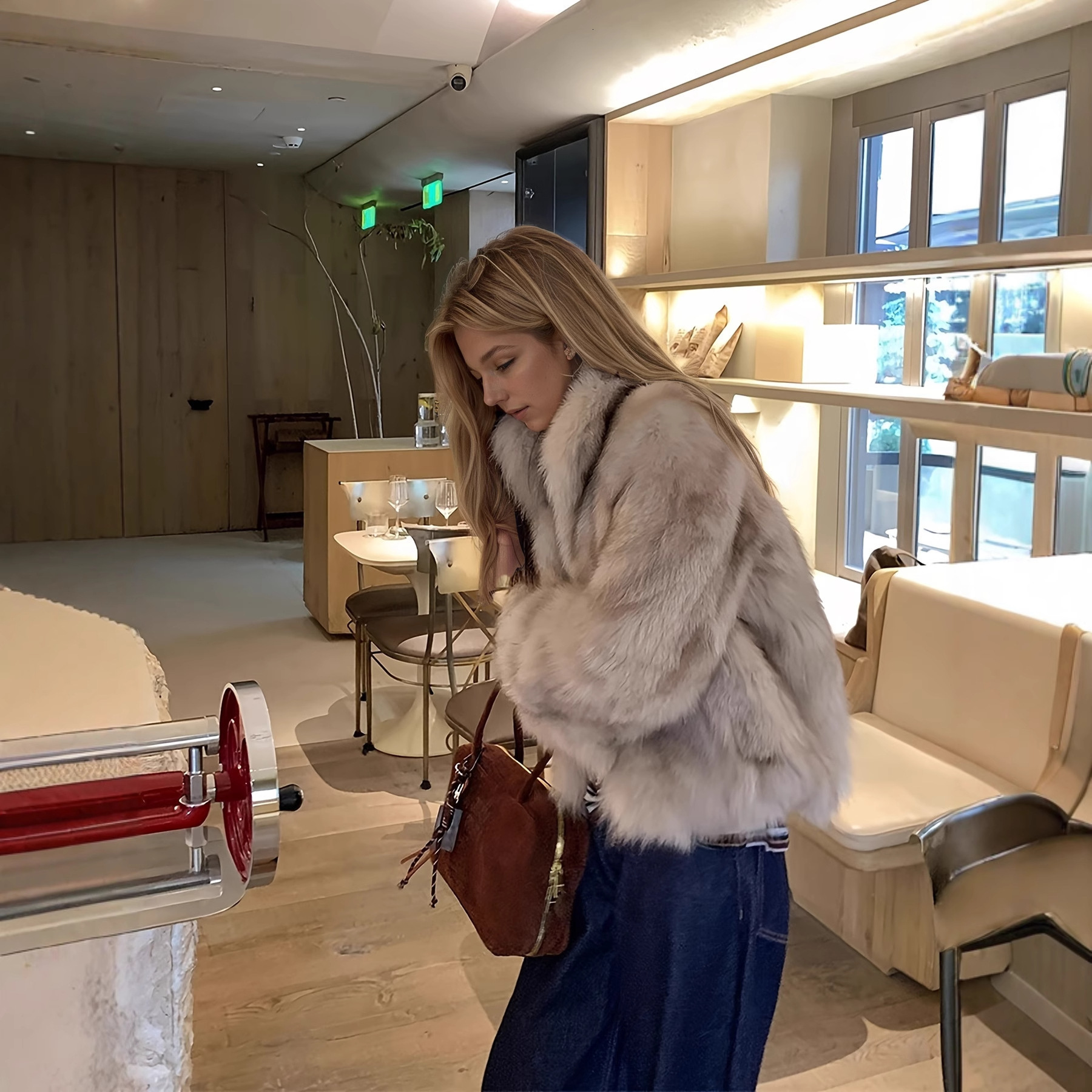 real fur coat women Cross-Border Foreign Trade Hot-Selling Faux Fox Fur Coat for Women, New Style with Turn-Down Collar, Elegant and Versatile Furry T