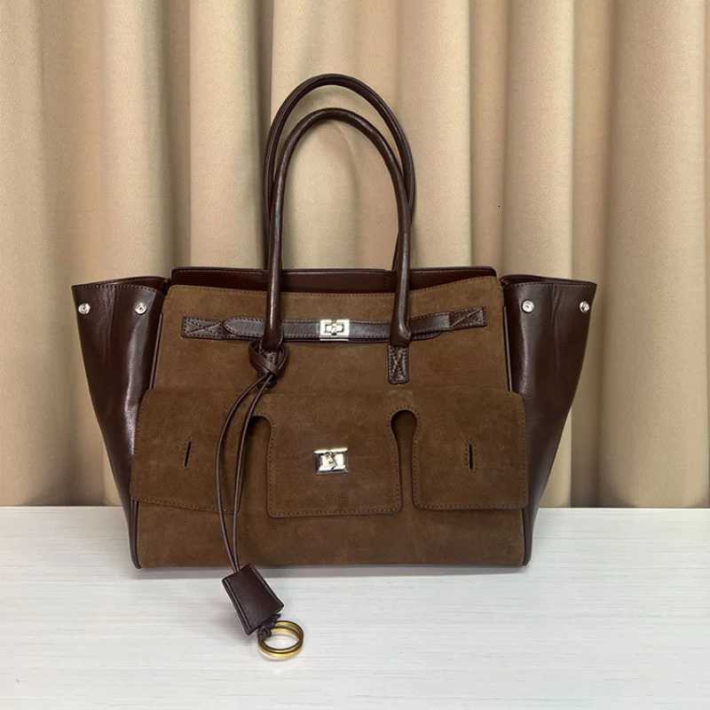 Luxury Large Capacity Wing Bag Black Brand High Quality Leather Casual Sier Gold Lock Tote Bag Trendy Exquisite Shoder Bag Y251209