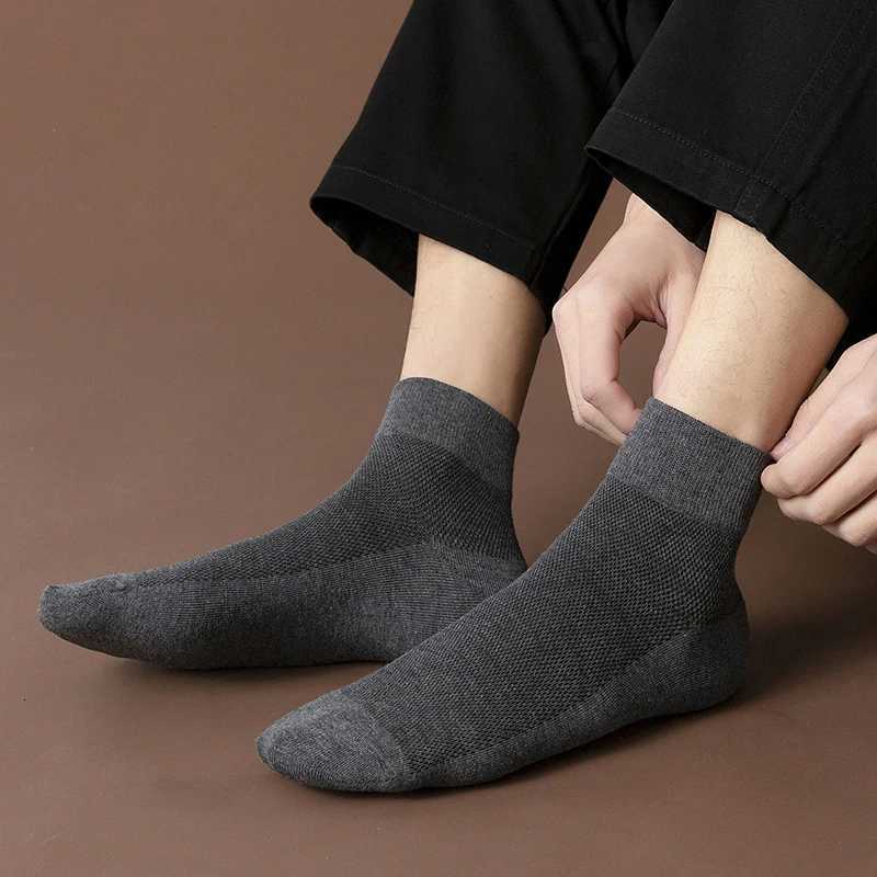 3 Pairs Cotton Socks for Men High Quality Casual Breathable Soft Fashion Simple Solid Solor Business Dress Male Middle Tube SockT251209